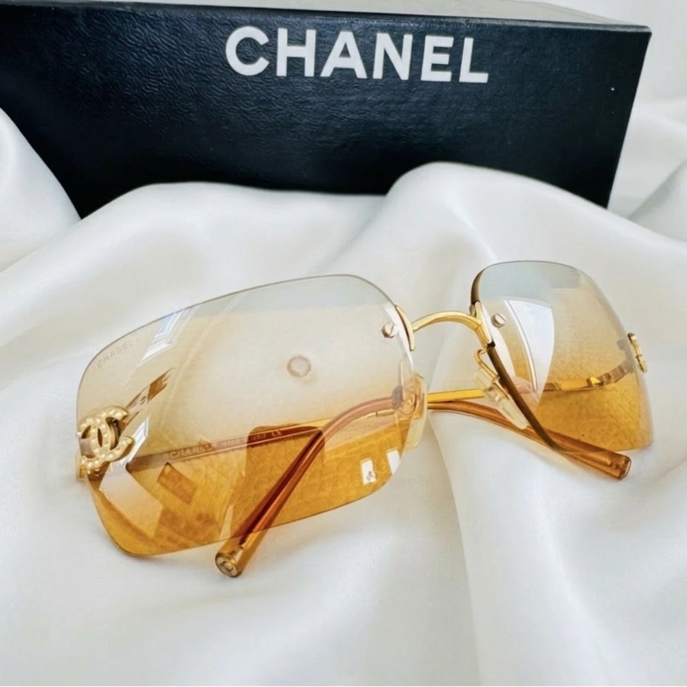 CHANEL Gold Gradient Sunglasses